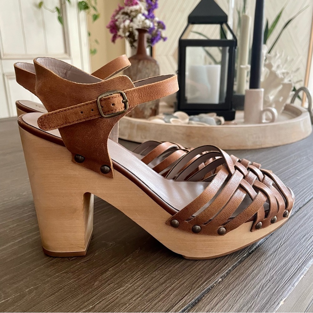 Hinge Leather Platform Sandals - image 4